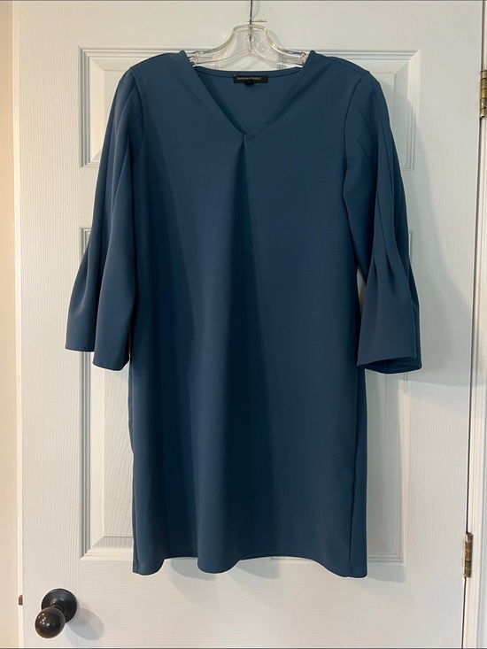 Banana Republic Dresses & Skirts - Banana Republic Deep Blue Long Sleeve Dress